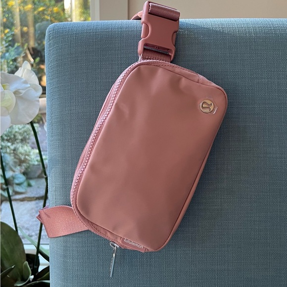 LuluLemon Pink Rose Everywhere Belt Bag 1L - Picture 3 of 8